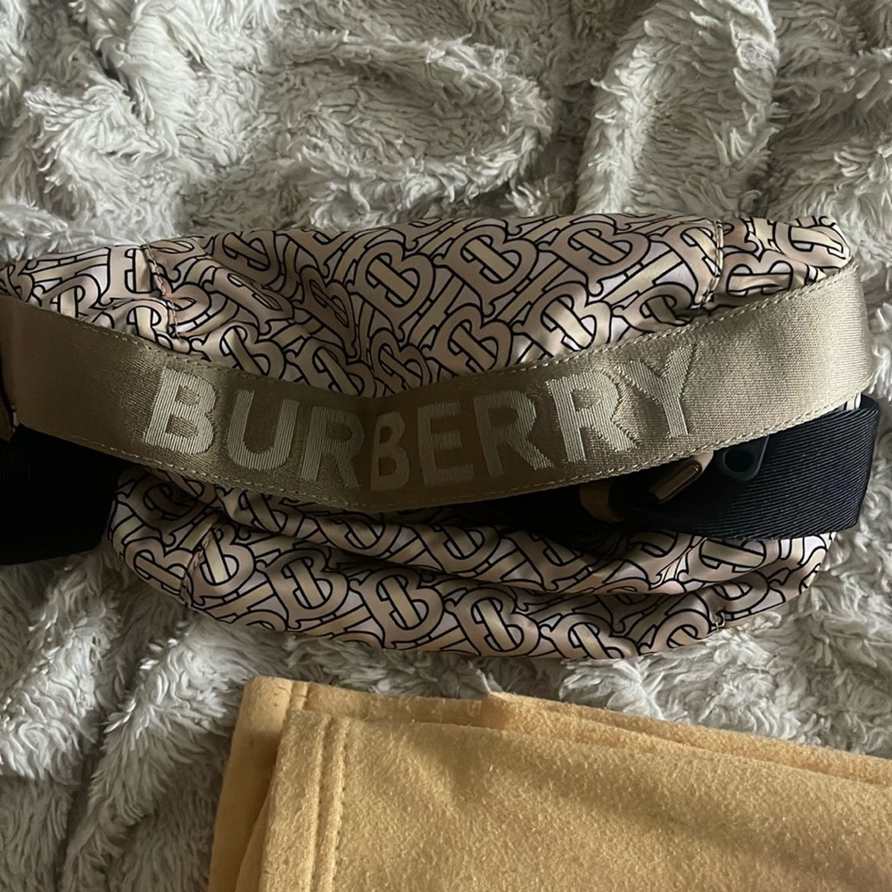 Burberry Fanny pack